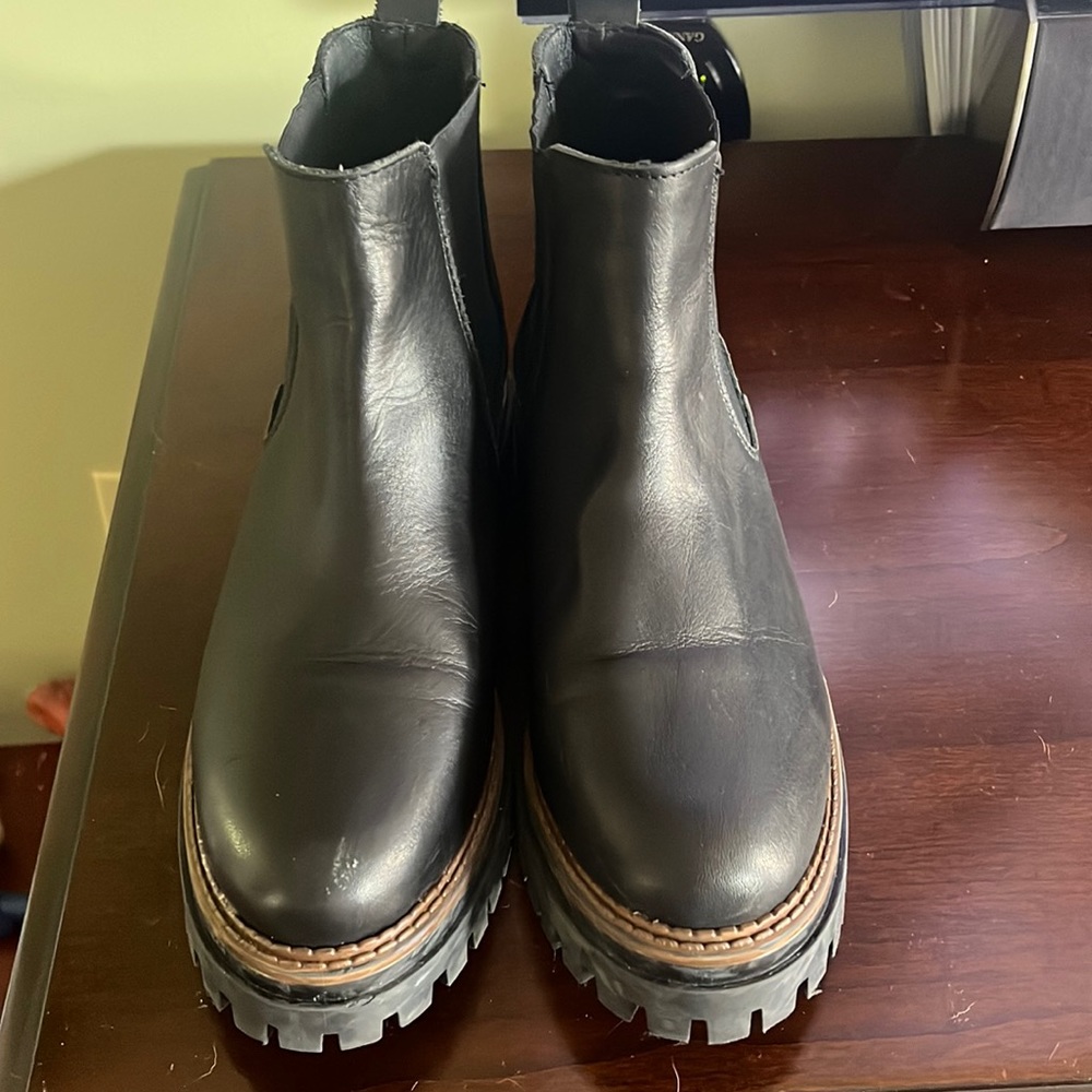 Enzo Tesoti Black Chelsea Pull On Ankle Boots/Booties. Size 8 (39).